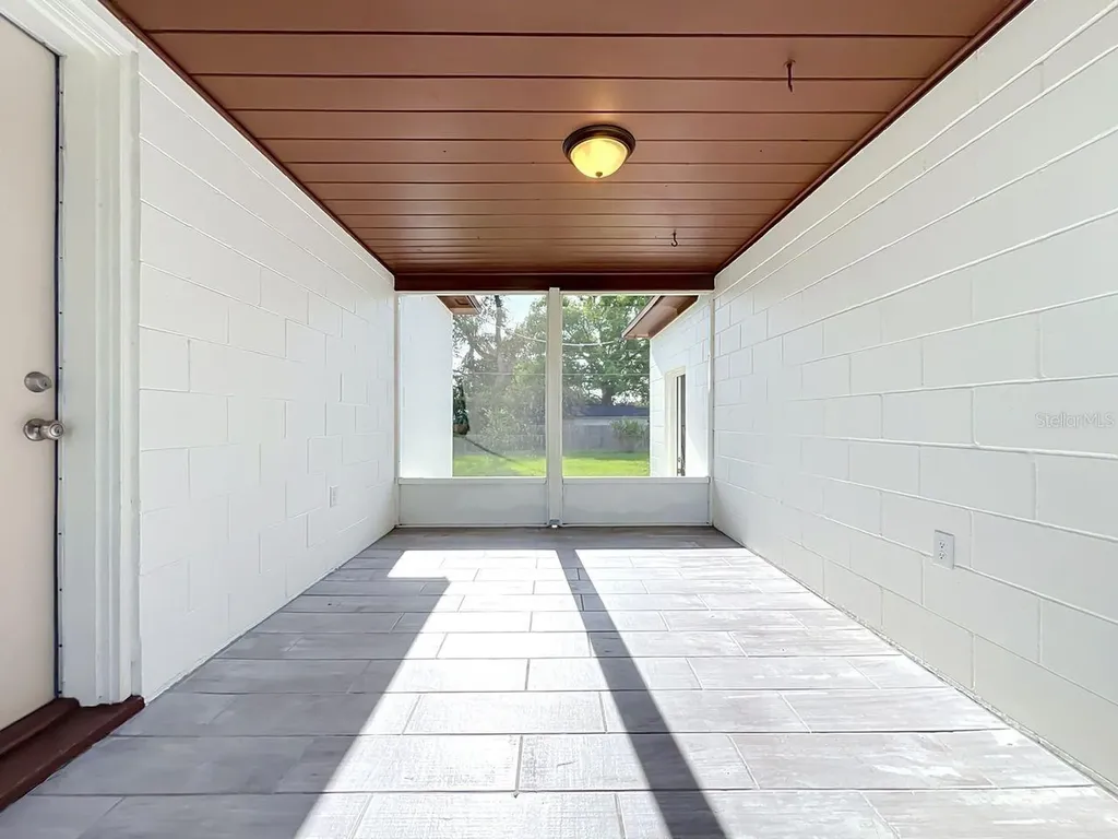 2437 S Myrtle Avenue Sanford FL 32771