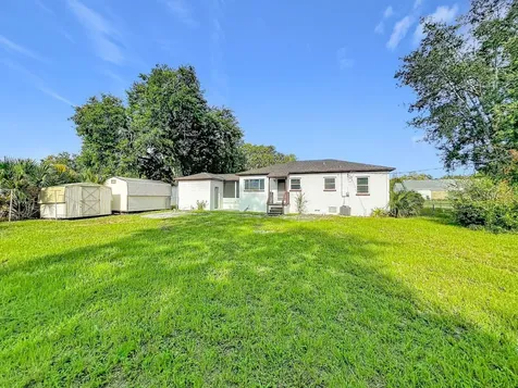 2437 S Myrtle Avenue Sanford FL 32771