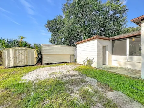 2437 S Myrtle Avenue Sanford FL 32771