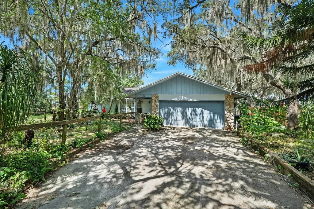 2372 Mitchell Island Road Deltona FL 32738