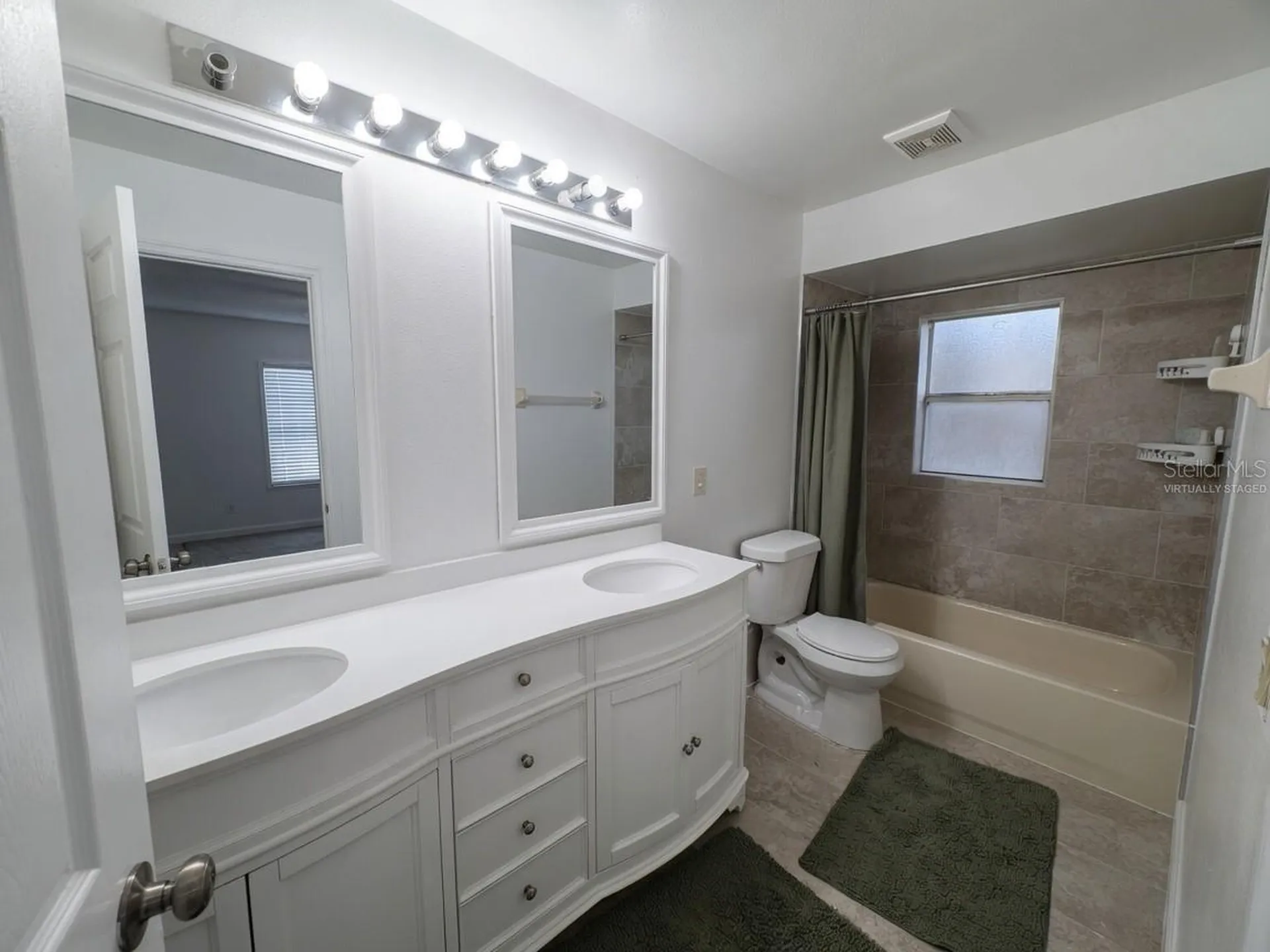 31 Deacon Jones Boulevard Orlando FL 32810