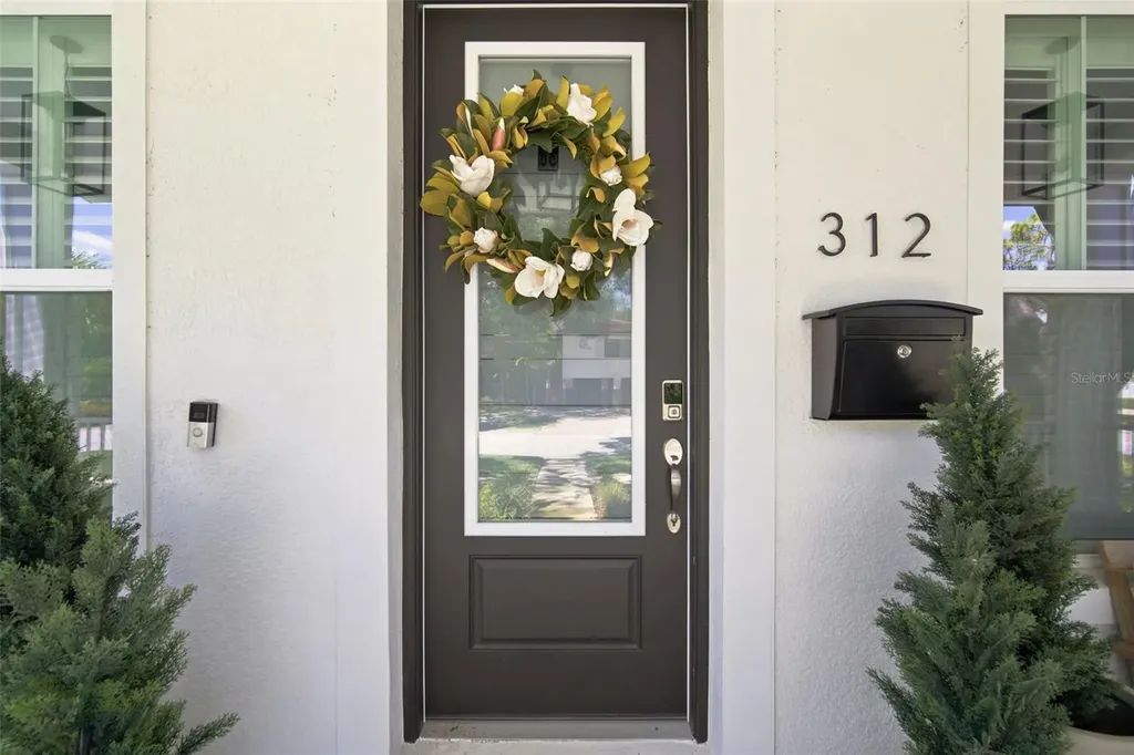 312 35th Avenue NE St Petersburg FL 33704