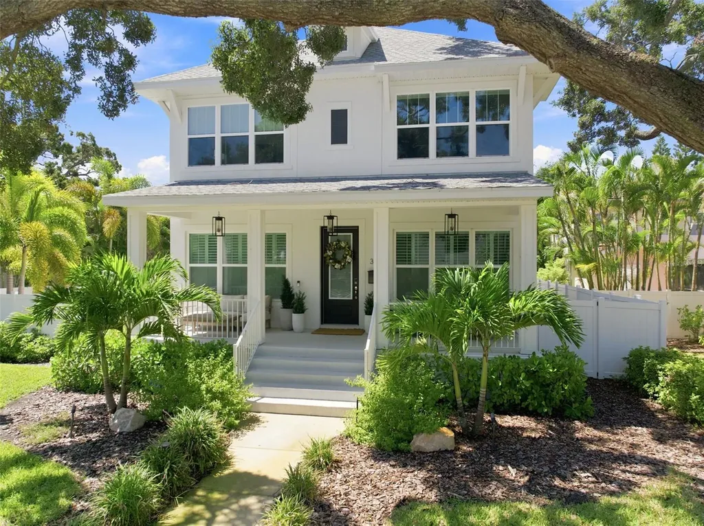 312 35th Avenue NE St Petersburg FL 33704