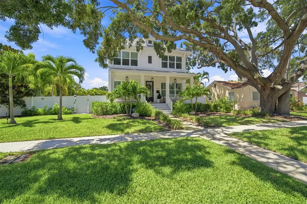 312 35th Avenue NE St Petersburg FL 33704