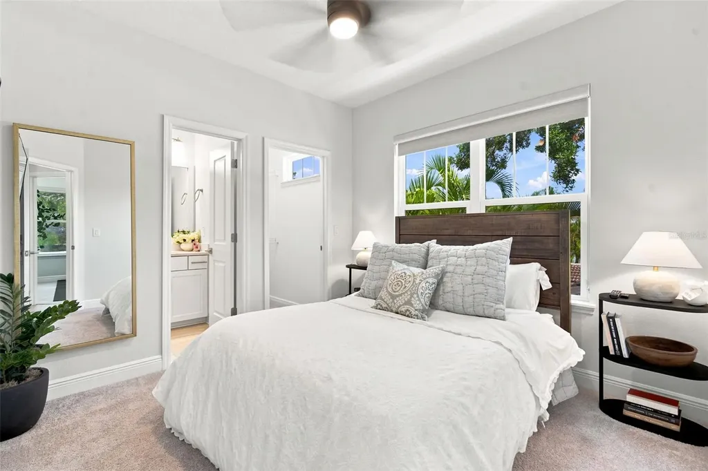 312 35th Avenue NE St Petersburg FL 33704
