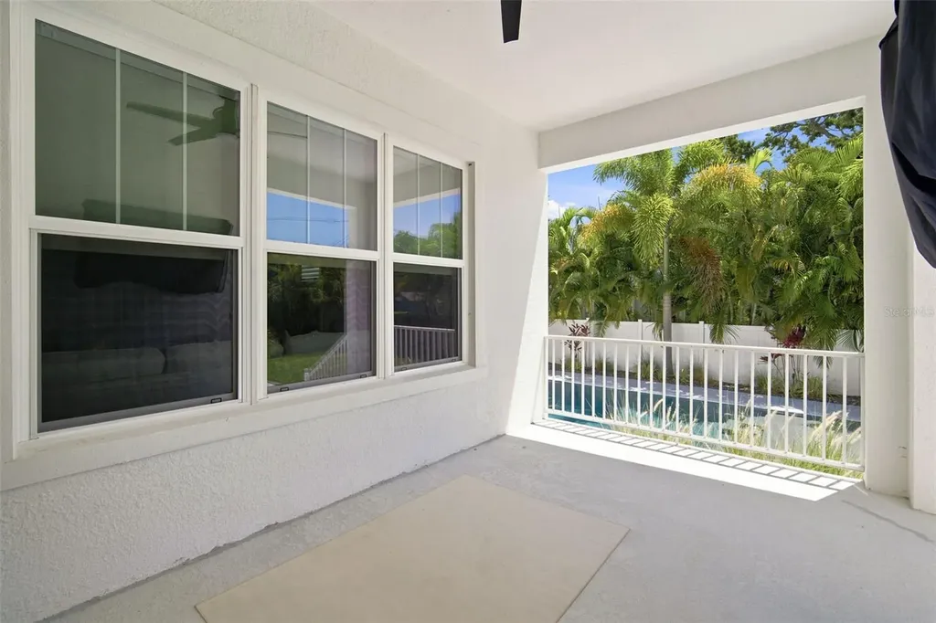 312 35th Avenue NE St Petersburg FL 33704
