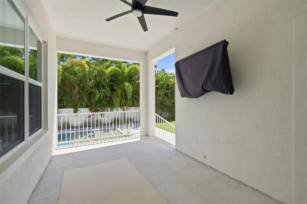 312 35th Avenue NE St Petersburg FL 33704