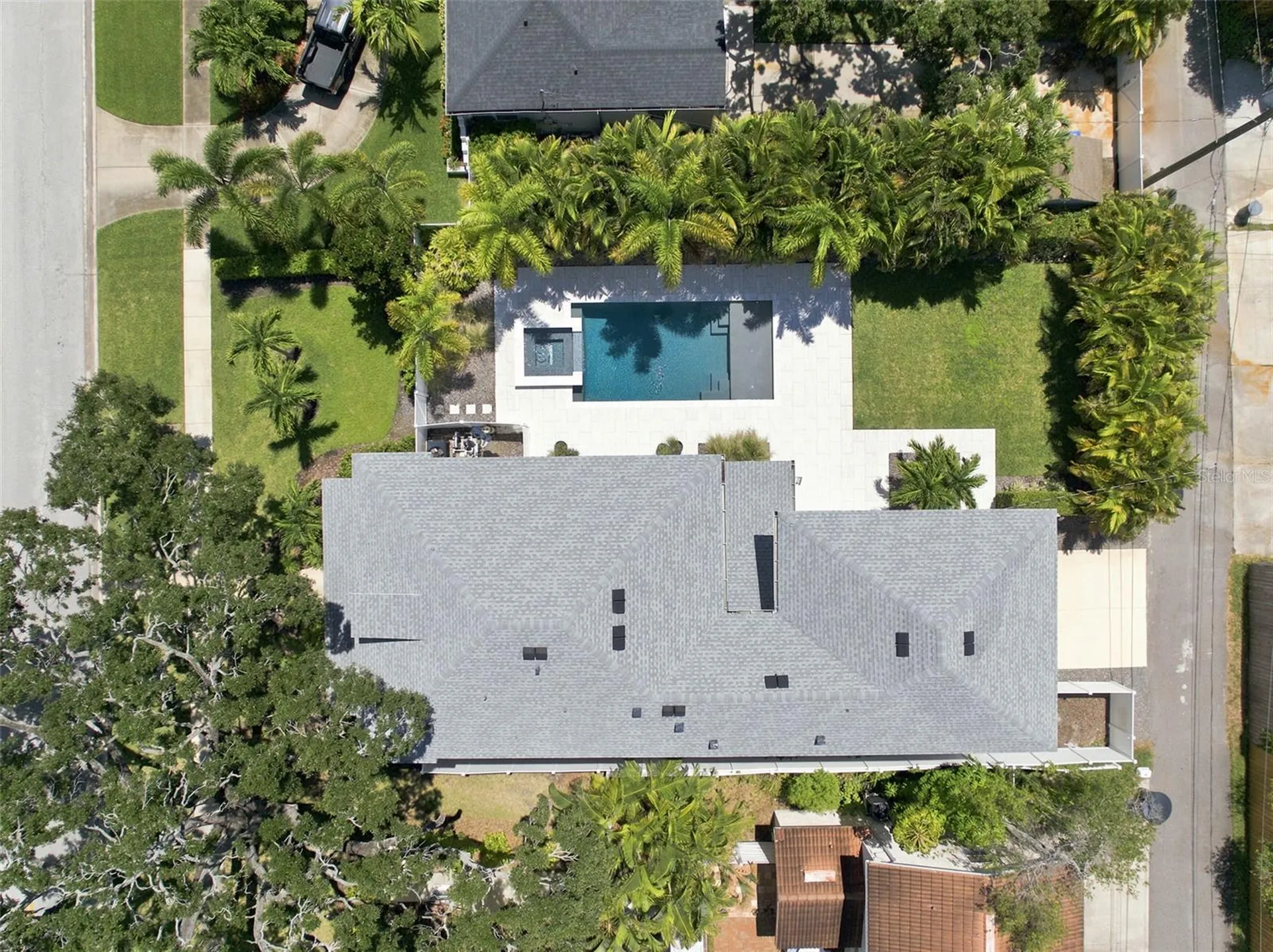 312 35th Avenue NE St Petersburg FL 33704