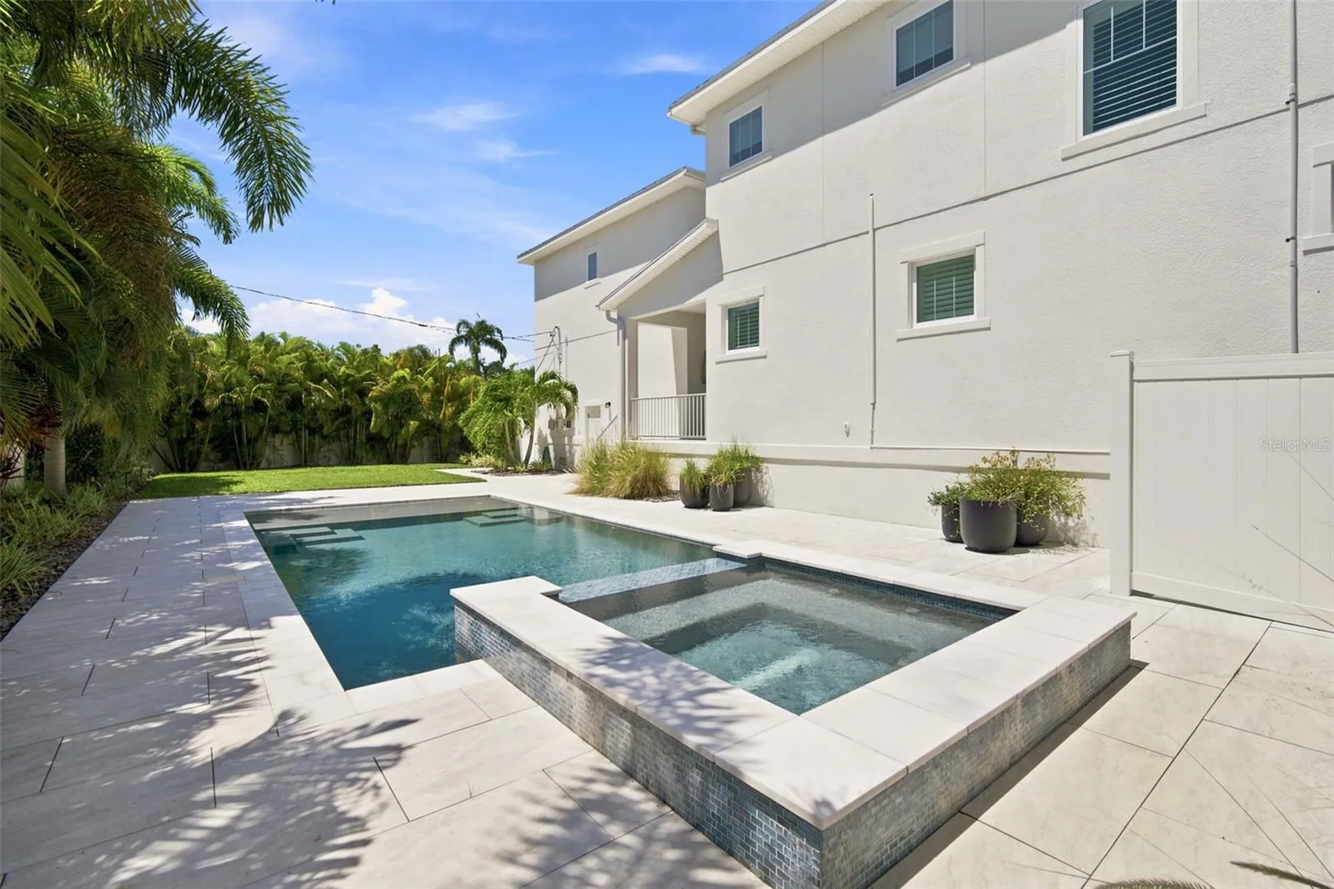 312 35th Avenue NE St Petersburg FL 33704