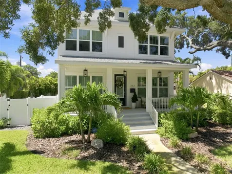 312 35th Avenue NE St Petersburg FL 33704