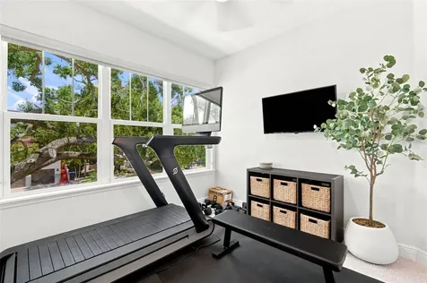 312 35th Avenue NE St Petersburg FL 33704