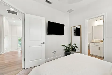 312 35th Avenue NE St Petersburg FL 33704