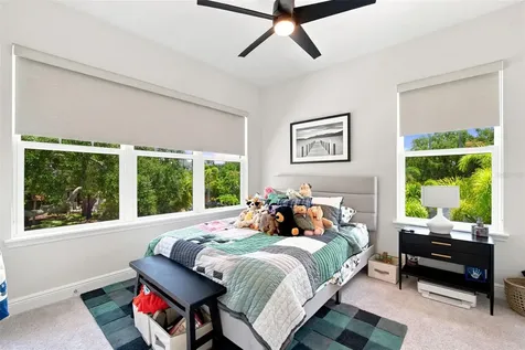 312 35th Avenue NE St Petersburg FL 33704