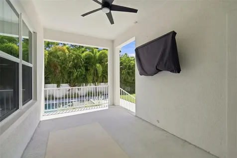 312 35th Avenue NE St Petersburg FL 33704