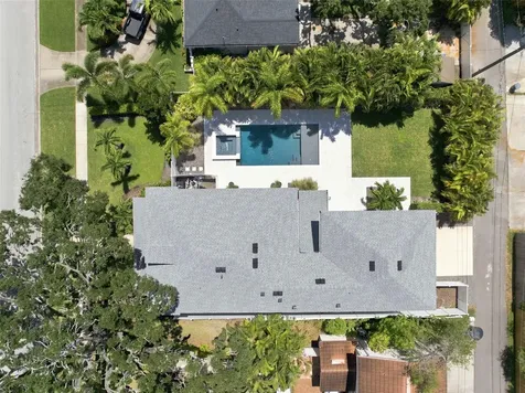 312 35th Avenue NE St Petersburg FL 33704