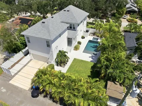 312 35th Avenue NE St Petersburg FL 33704