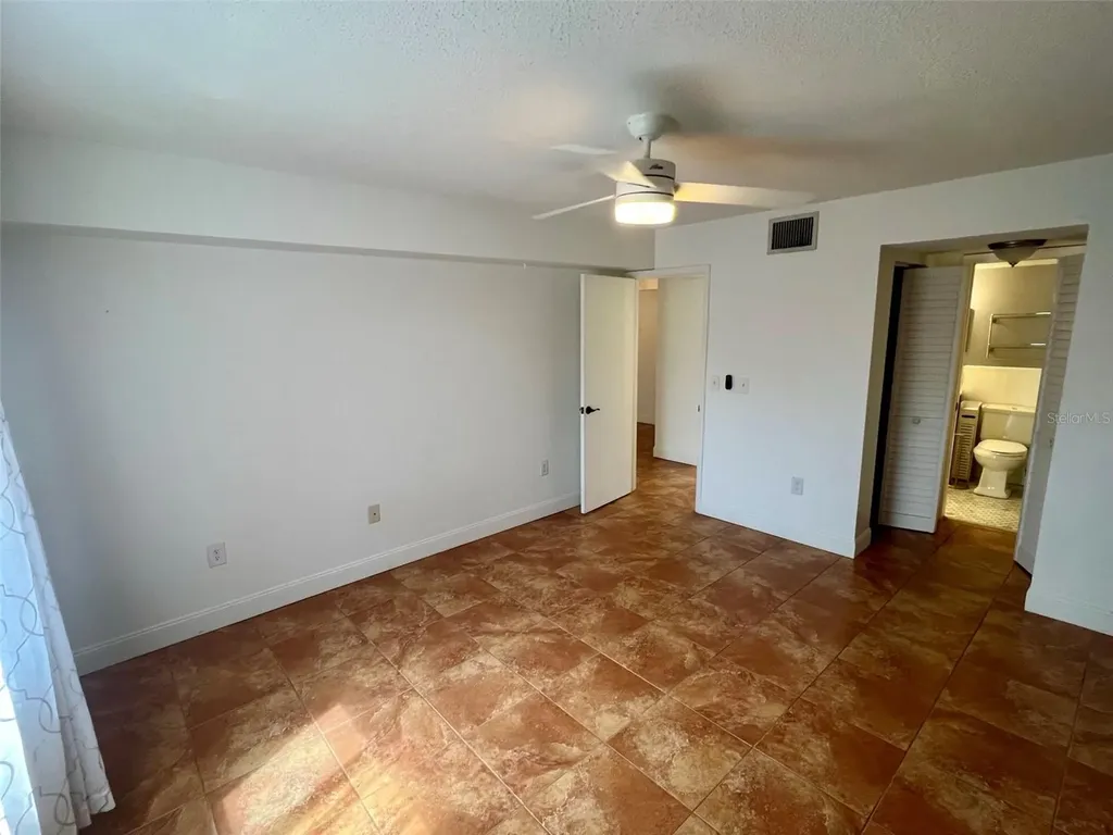 5769 Gardens Drive Sarasota FL 34243