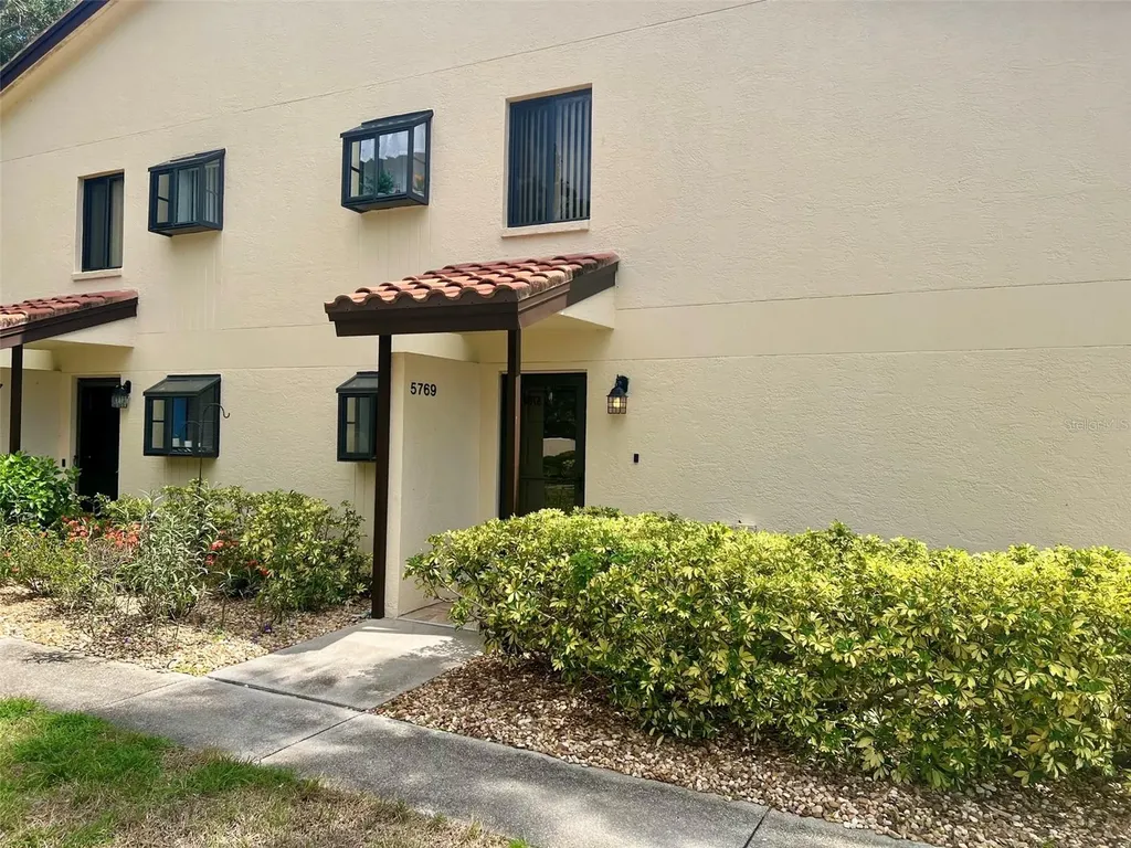 5769 Gardens Drive Sarasota FL 34243
