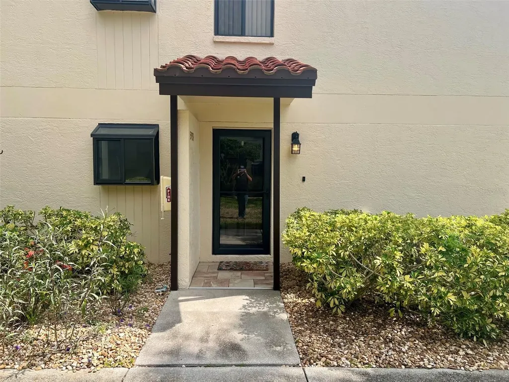 5769 Gardens Drive Sarasota FL 34243