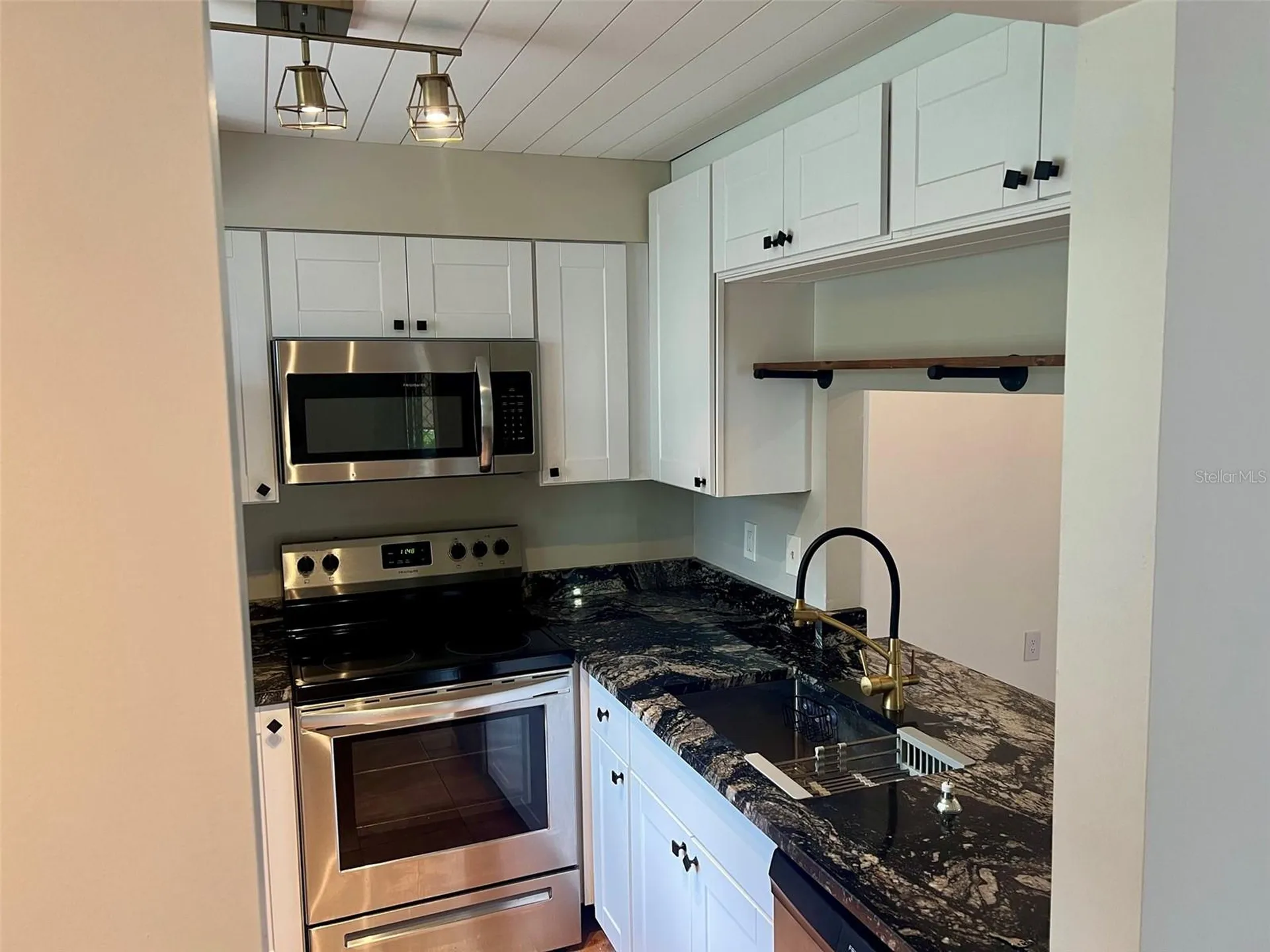 5769 Gardens Drive Sarasota FL 34243