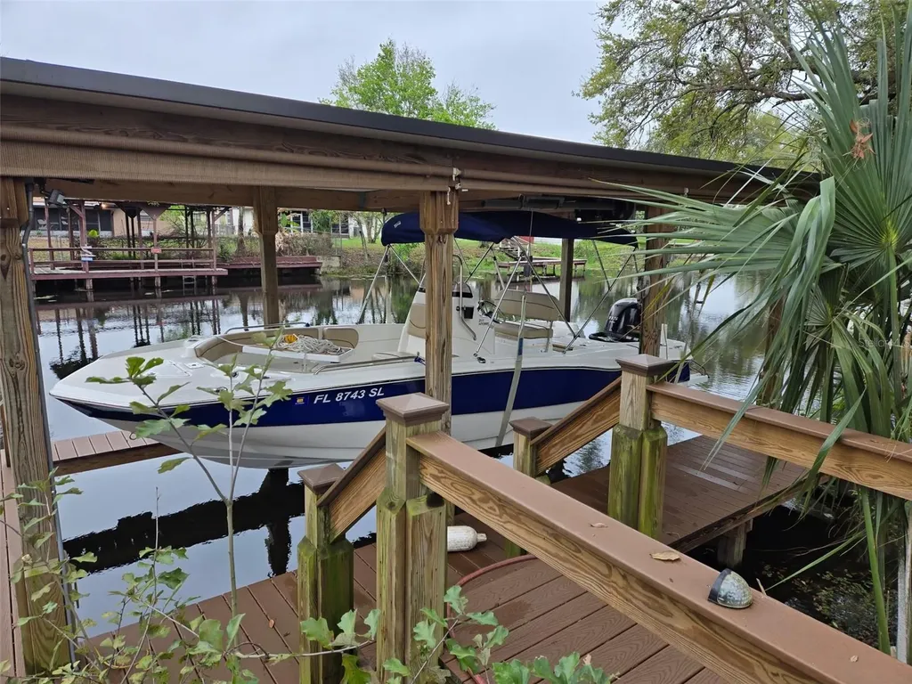 27728 Lisa Drive Tavares FL 32778