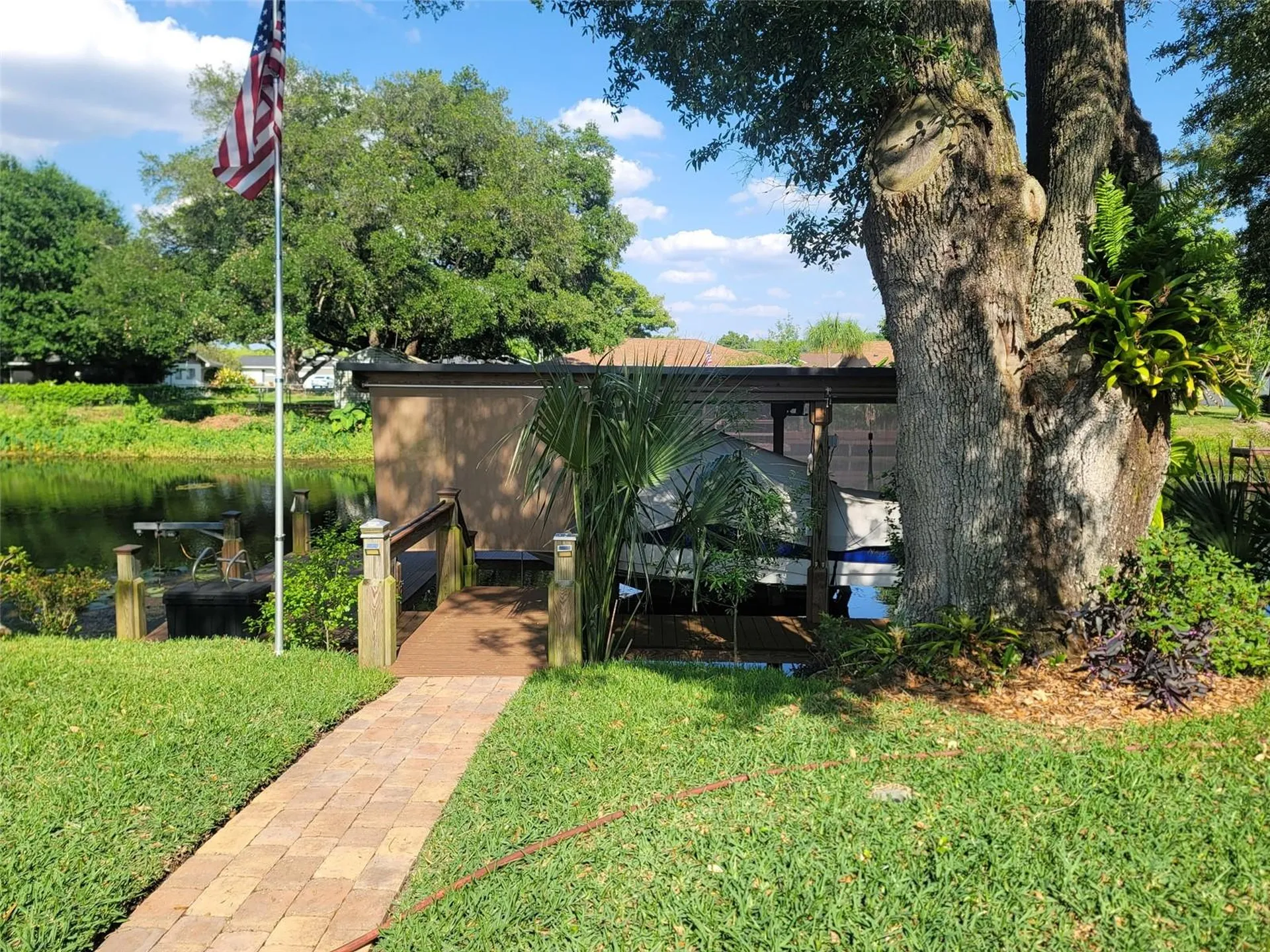 27728 Lisa Drive Tavares FL 32778