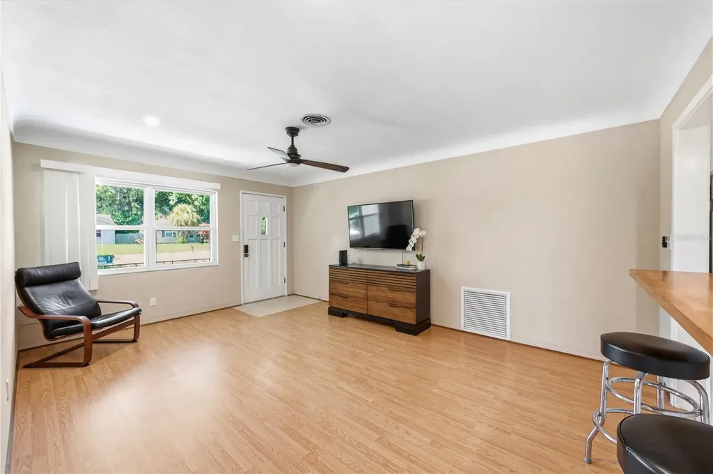 3611 9th Avenue N St Petersburg FL 33713