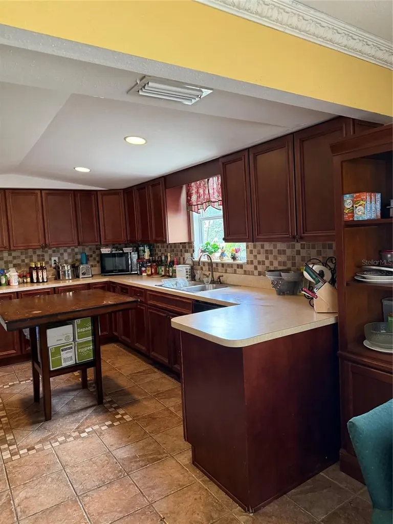 915 Hillside Court S Winter Haven FL 33881