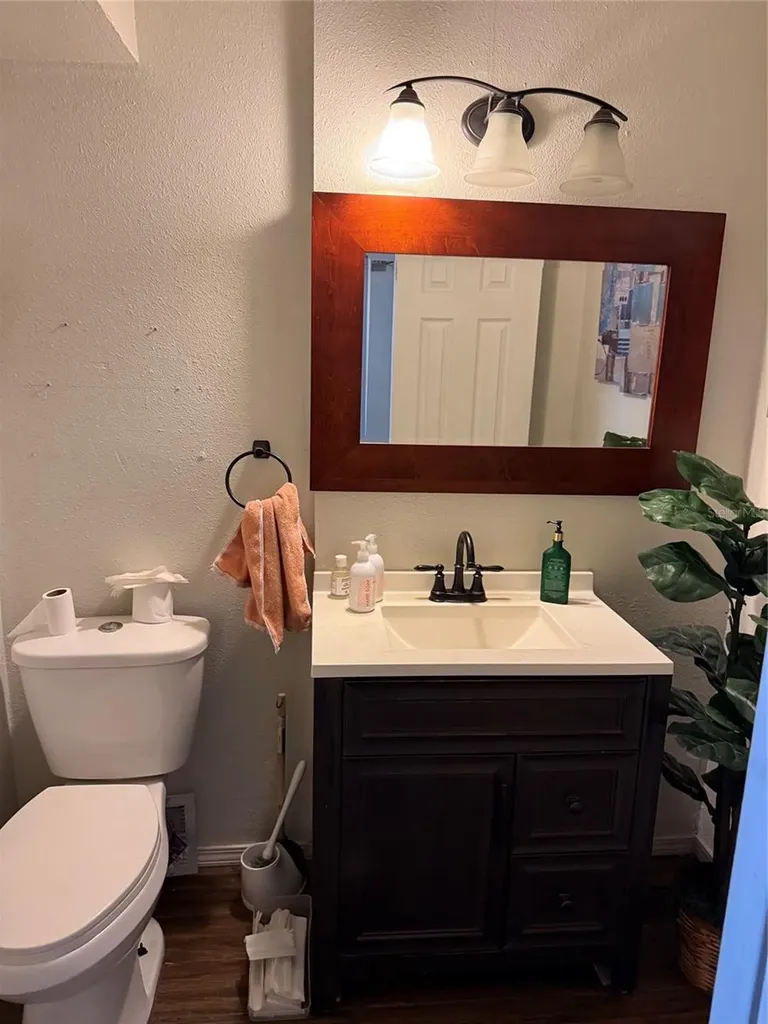 915 Hillside Court S Winter Haven FL 33881