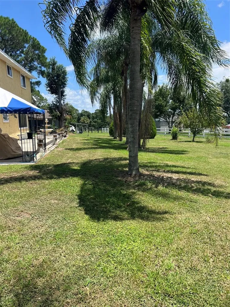 915 Hillside Court S Winter Haven FL 33881
