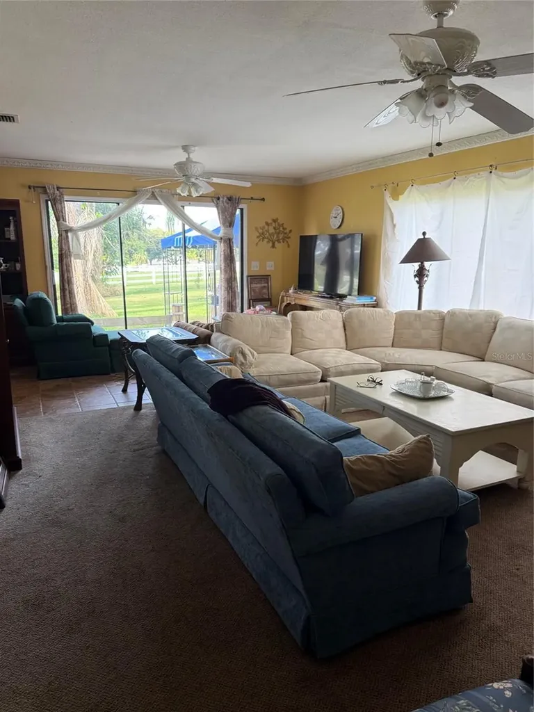 915 Hillside Court S Winter Haven FL 33881