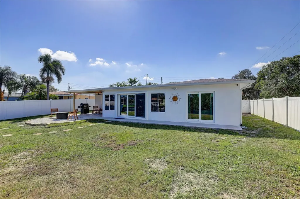 265 96th Avenue N St Petersburg FL 33702