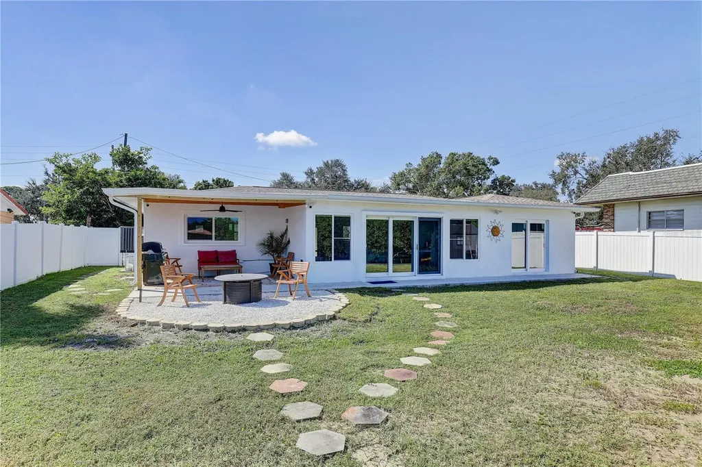 265 96th Avenue N St Petersburg FL 33702