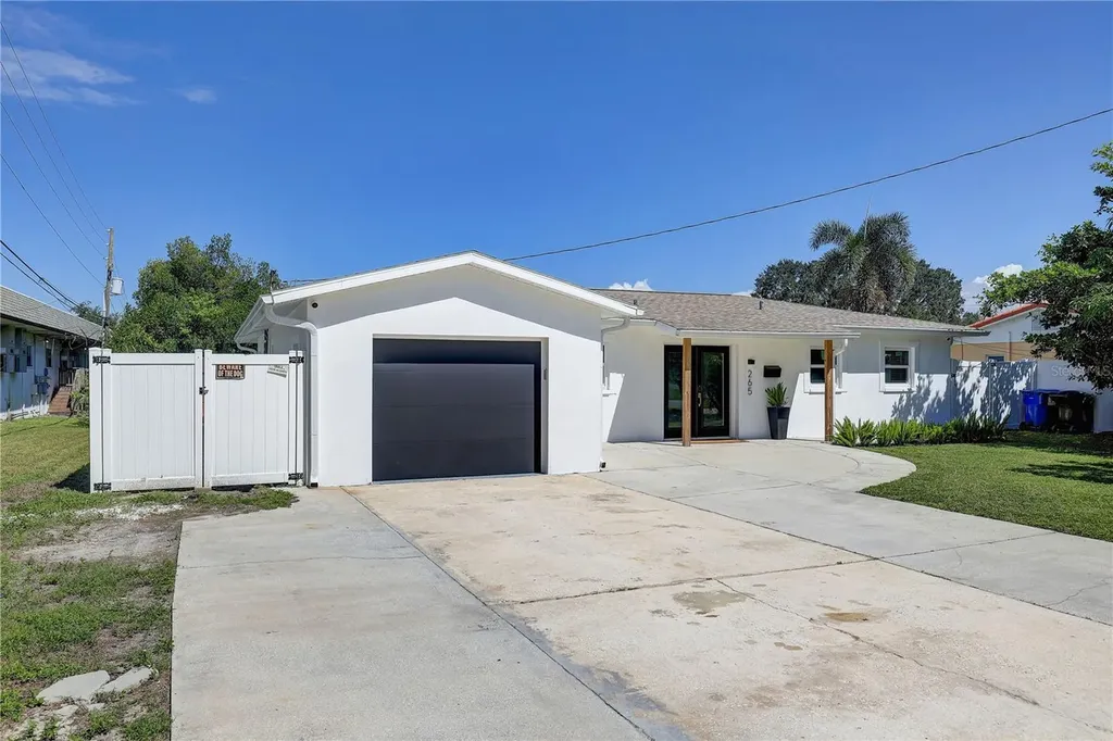 265 96th Avenue N St Petersburg FL 33702