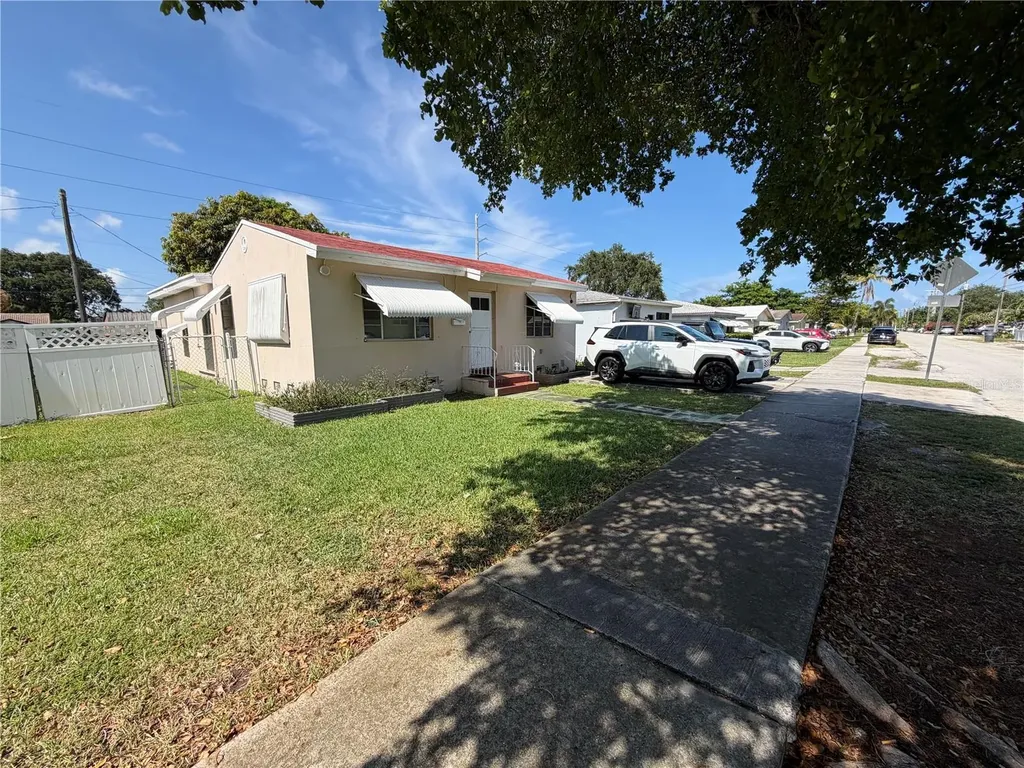 2447 Arthur Street Hollywood FL 33020