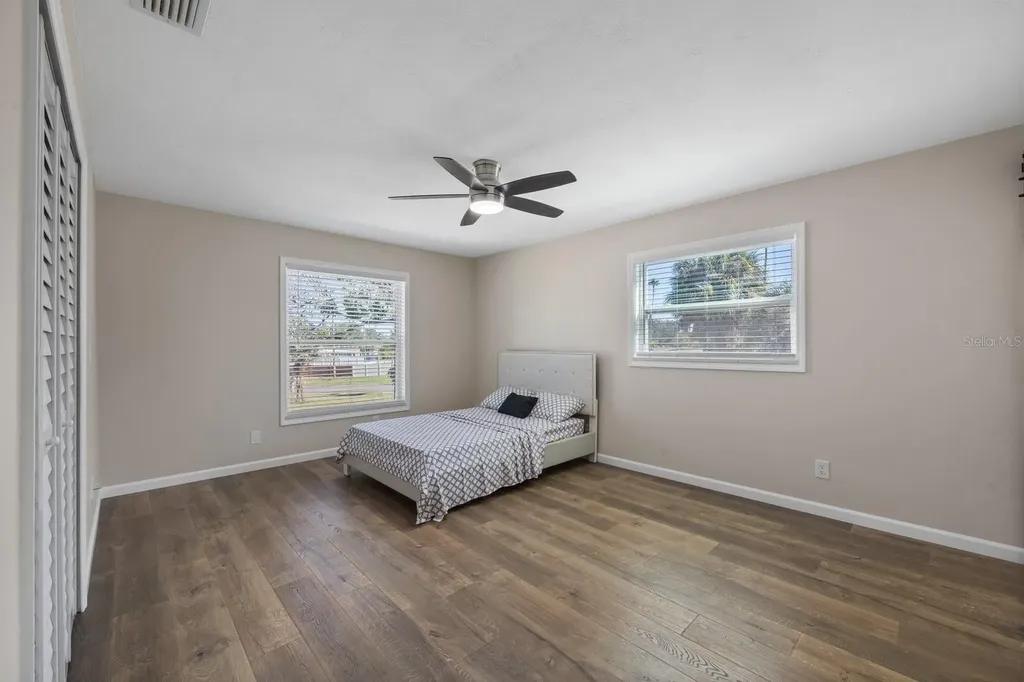4038 Harrisburg St Petersburg FL 33703