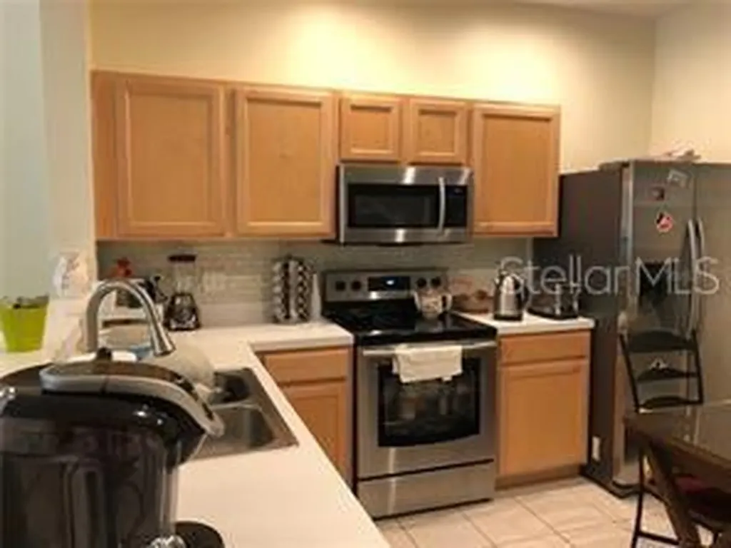 948 Vista Cay Court Brandon FL 33511