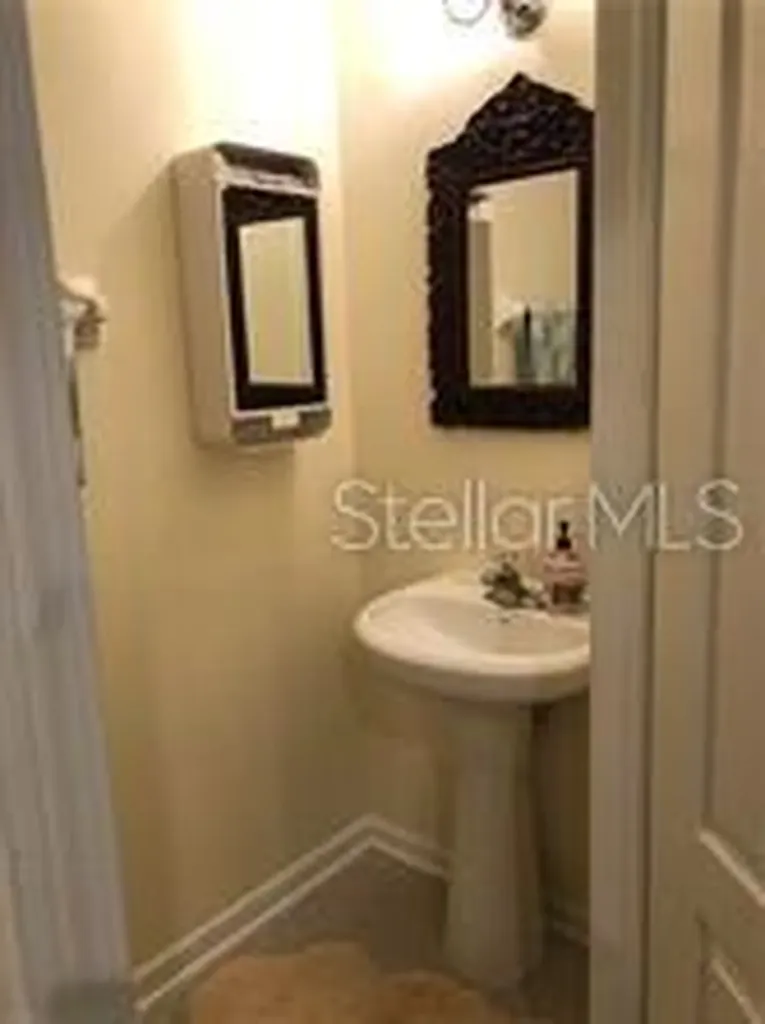 948 Vista Cay Court Brandon FL 33511