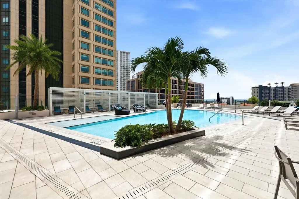 275 1st Avenue S St Petersburg FL 33701