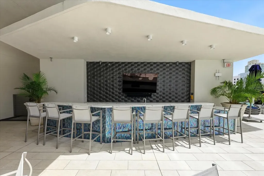 275 1st Avenue S St Petersburg FL 33701