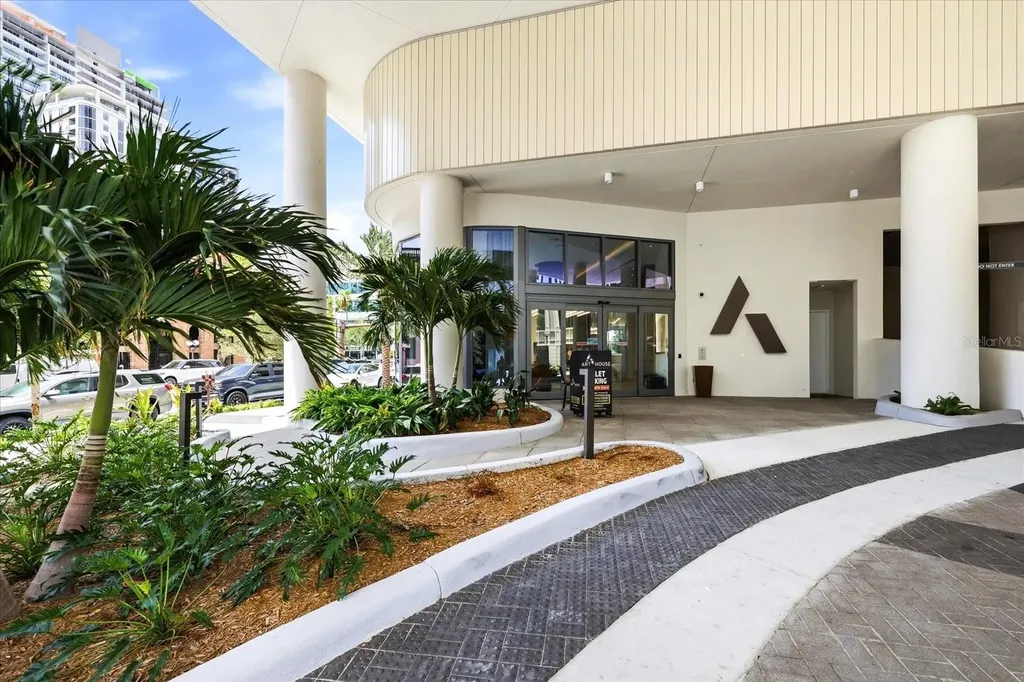 275 1st Avenue S St Petersburg FL 33701