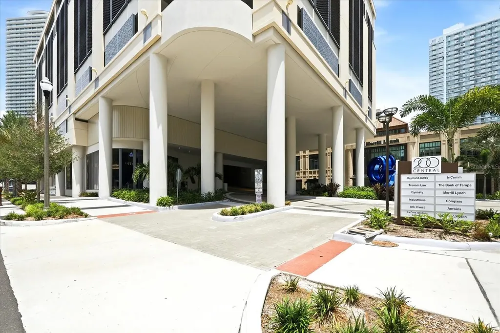 275 1st Avenue S St Petersburg FL 33701