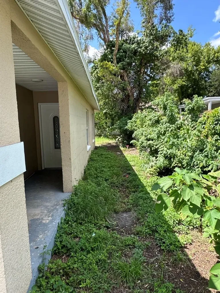 3613 E Chelsea Street Tampa FL 33610