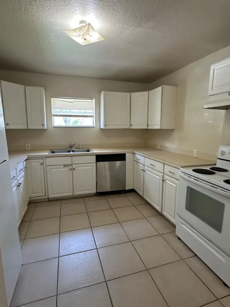 3613 E Chelsea Street Tampa FL 33610