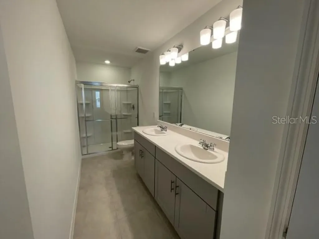 3158 Skyline Loop Kissimmee FL 34758