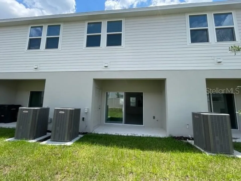 3158 Skyline Loop Kissimmee FL 34758