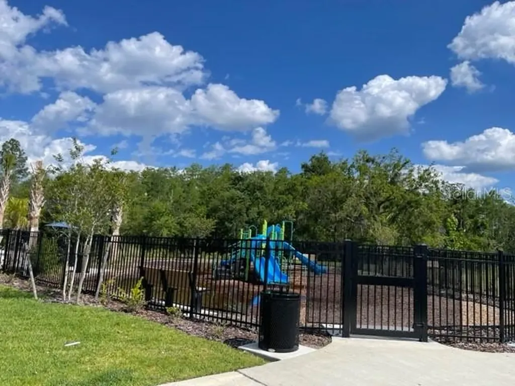 3158 Skyline Loop Kissimmee FL 34758
