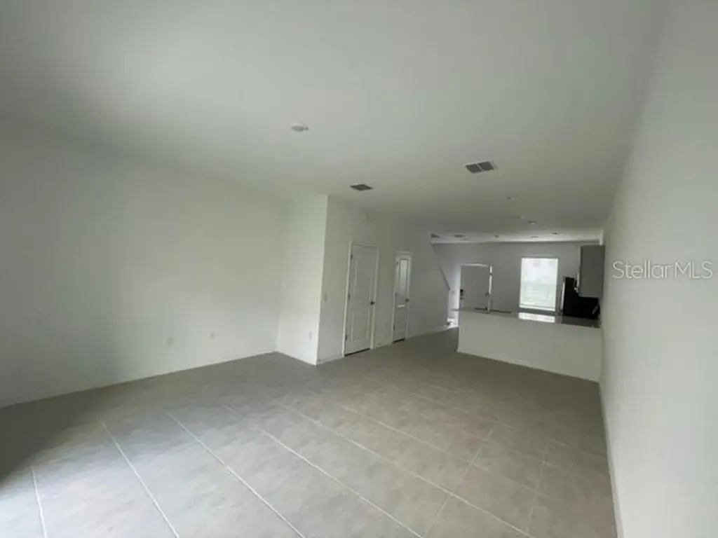 3158 Skyline Loop Kissimmee FL 34758