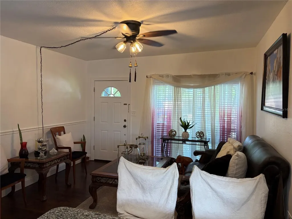 908 S Solandra Drive Orlando FL 32807