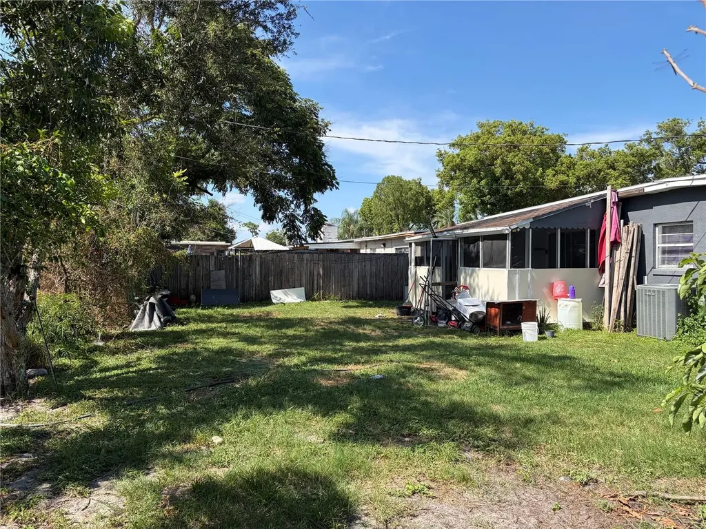 908 S Solandra Drive Orlando FL 32807